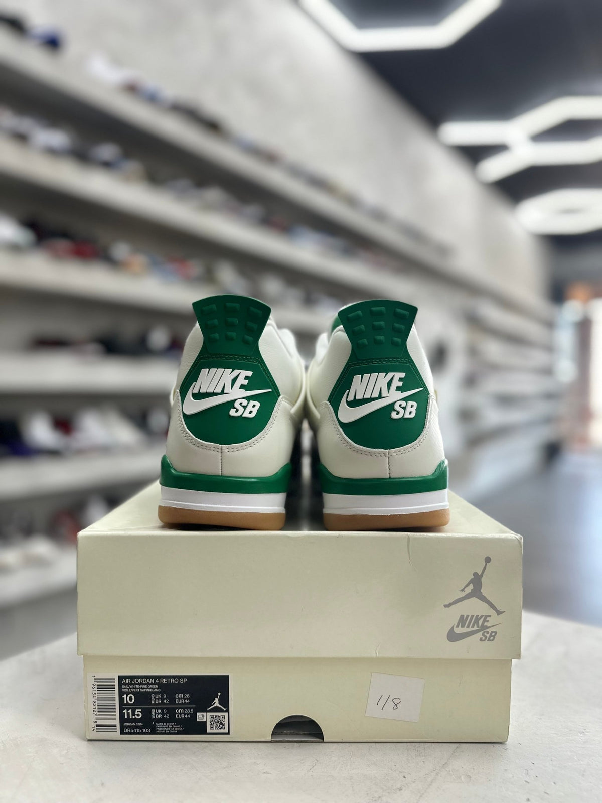 Jordan 4 Retro SB Pine Green sz 10 (PREOWNED) - Restock AveJordan 4 Retro SB Pine Green sz 10 (PREOWNED)Restock AveRestock Ave1019289459Restock Ave