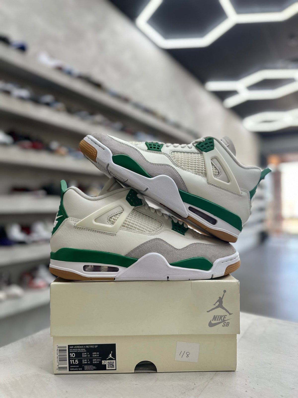 Jordan 4 Retro SB Pine Green sz 10 (PREOWNED) - Restock AveJordan 4 Retro SB Pine Green sz 10 (PREOWNED)Restock AveRestock Ave1019289459Restock Ave