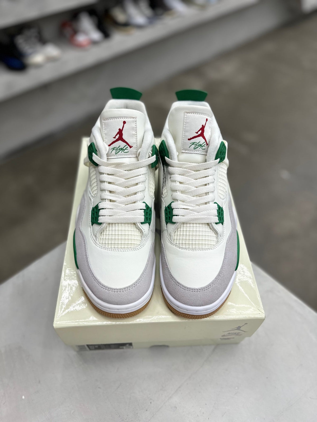 Jordan 4 Retro SB Pine Green sz 10.5 (PREOWNED) - Restock AveJordan 4 Retro SB Pine Green sz 10.5 (PREOWNED)Restock AveRestock Ave10.5Restock Ave