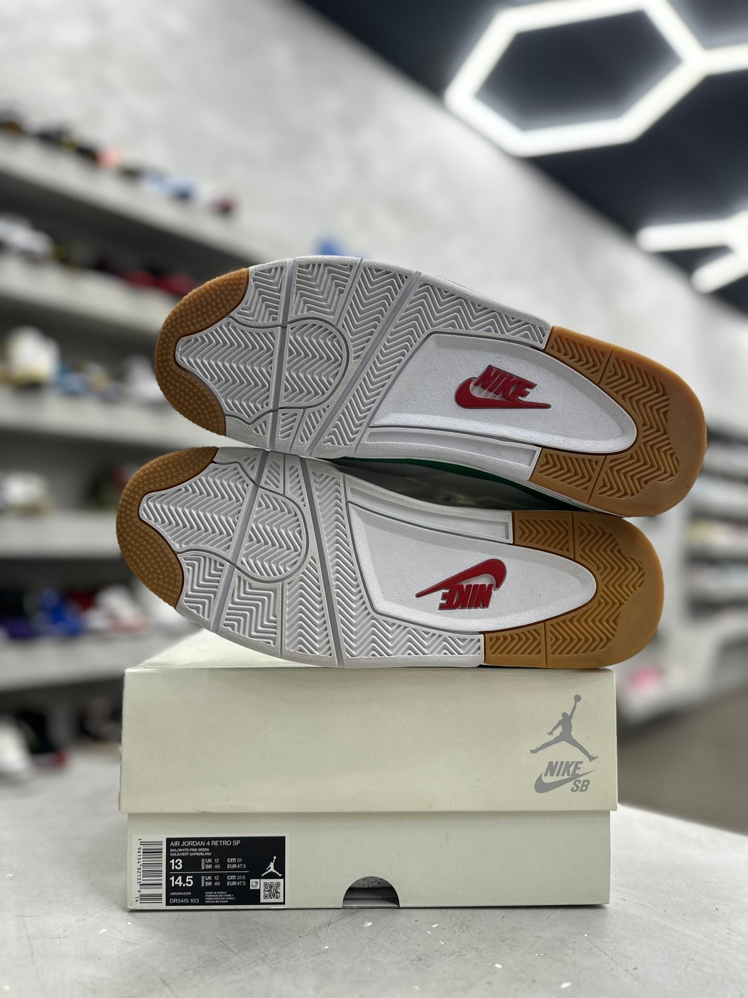 Jordan 4 Retro SB Pine Green Sz 13 (PREOWNED) - Restock AveJordan 4 Retro SB Pine Green Sz 13 (PREOWNED)Restock AveRestock Ave13Restock Ave