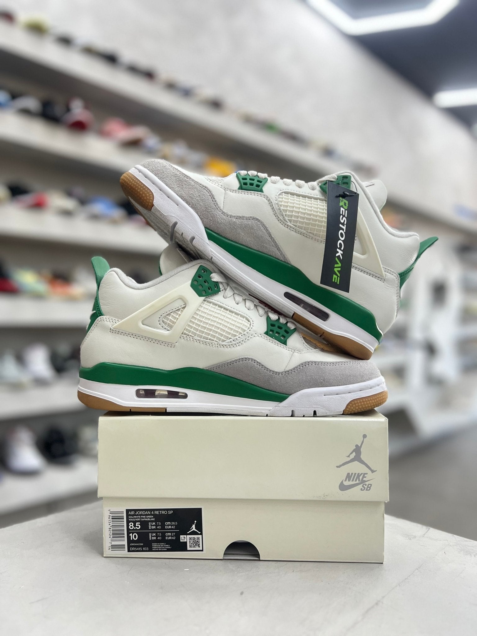 Jordan 4 Retro SB Pine Green Sz 8.5 (PREOWNED) - Restock AveJordan 4 Retro SB Pine Green Sz 8.5 (PREOWNED)Restock AveRestock Ave8.542239603Restock Ave