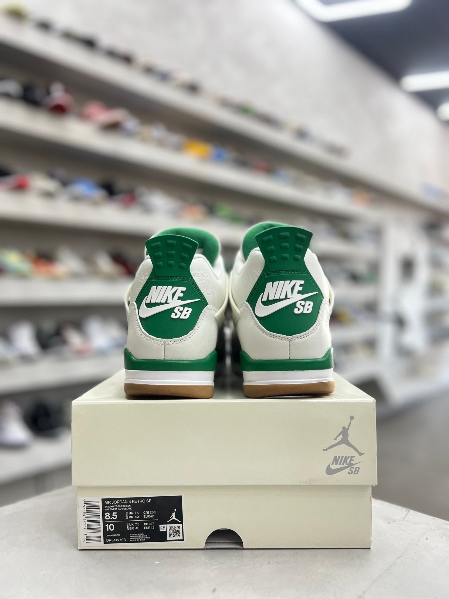 Jordan 4 Retro SB Pine Green Sz 8.5 (PREOWNED) - Restock AveJordan 4 Retro SB Pine Green Sz 8.5 (PREOWNED)Restock AveRestock Ave8.542239603Restock Ave