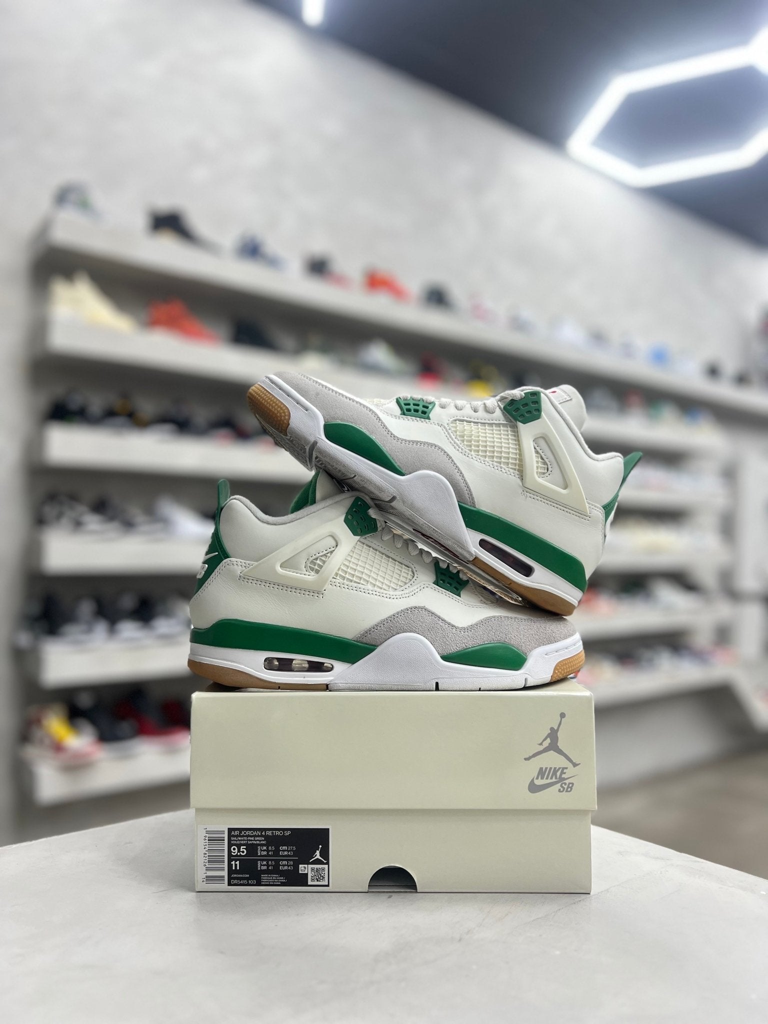 Jordan 4 Retro SB Pine Green Sz 9.5 (PREOWNED) - Restock AveJordan 4 Retro SB Pine Green Sz 9.5 (PREOWNED)Restock AveRestock Ave9.512480371Restock Ave