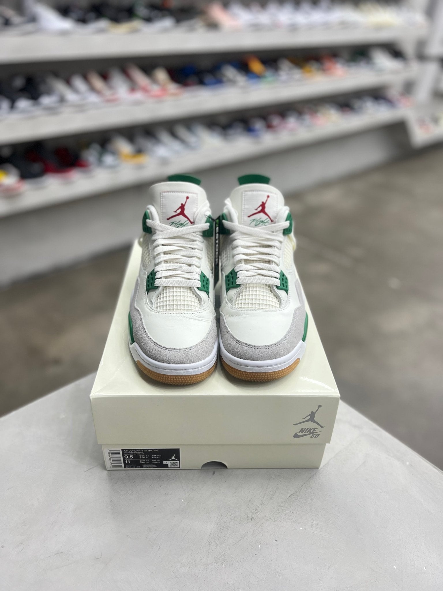 Jordan 4 Retro SB Pine Green Sz 9.5 (PREOWNED) - Restock AveJordan 4 Retro SB Pine Green Sz 9.5 (PREOWNED)Restock AveRestock Ave9.512480371Restock Ave