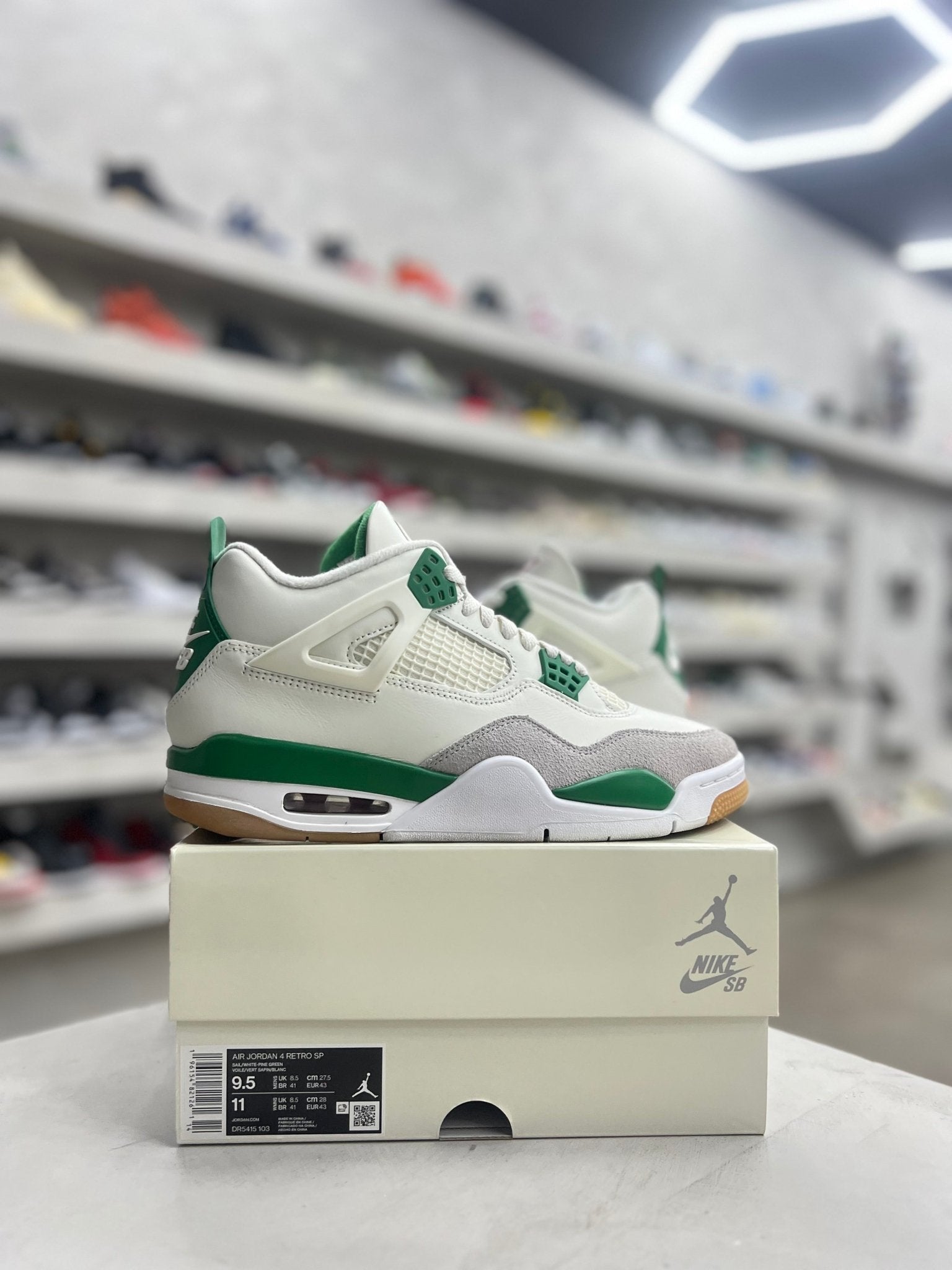 Jordan 4 Retro SB Pine Green Sz 9.5 (PREOWNED) - Restock AveJordan 4 Retro SB Pine Green Sz 9.5 (PREOWNED)Restock AveRestock Ave9.512480371Restock Ave