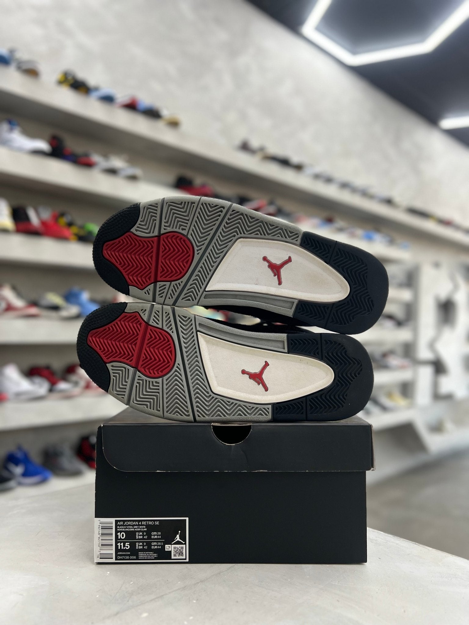 Jordan 4 Retro SE Black Canvas Sz 10 (PREOWNED) - Restock AveJordan 4 Retro SE Black Canvas Sz 10 (PREOWNED)Restock AveRestock Ave10Restock Ave