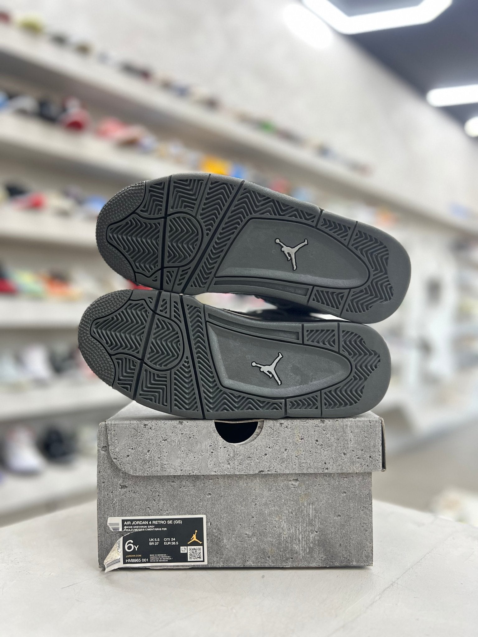 Jordan 4 Retro SE Paris Olympics Wet Cement Sz 6Y (PREOWNED) - Restock AveJordan 4 Retro SE Paris Olympics Wet Cement Sz 6Y (PREOWNED)Restock AveRestock Ave6y75335283Restock Ave