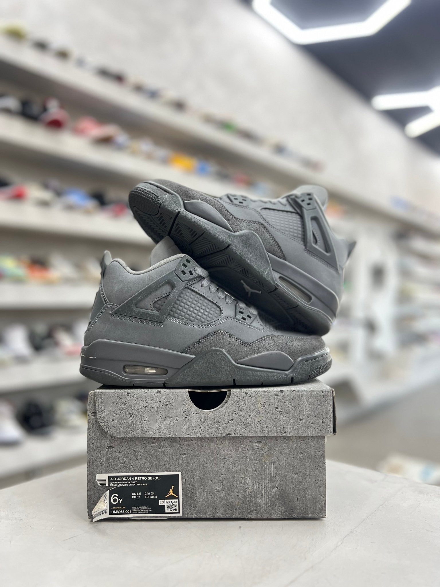 Jordan 4 Retro SE Paris Olympics Wet Cement Sz 6Y (PREOWNED) - Restock AveJordan 4 Retro SE Paris Olympics Wet Cement Sz 6Y (PREOWNED)Restock AveRestock Ave6y75335283Restock Ave