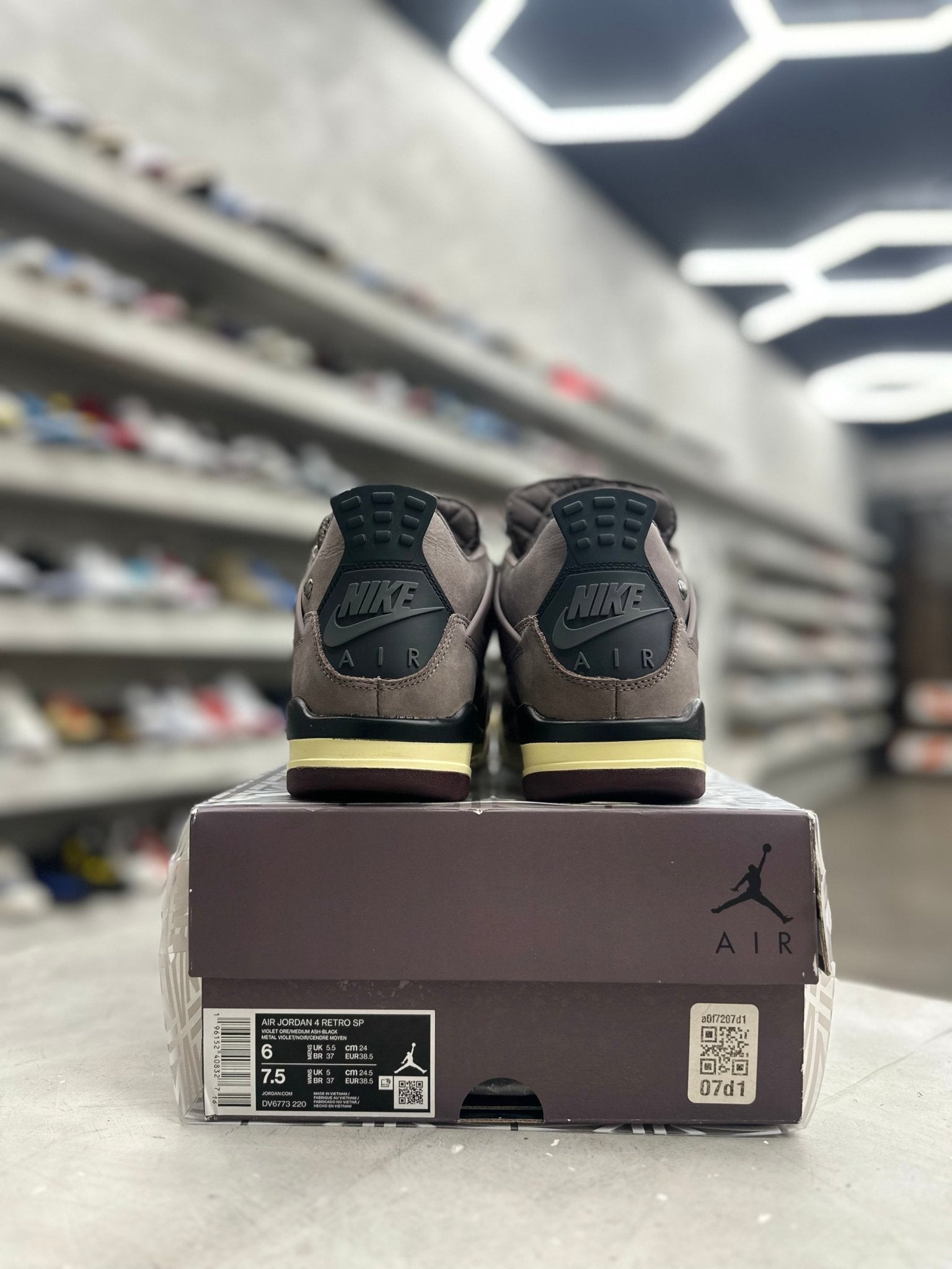 Jordan 4 Retro SP A Ma Maniére Violet Ore Sz 6 (PREOWNED) - Restock AveJordan 4 Retro SP A Ma Maniére Violet Ore Sz 6 (PREOWNED)Restock AveRestock Ave6Restock Ave
