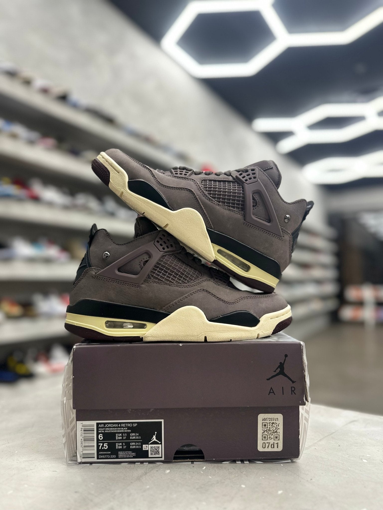 Jordan 4 Retro SP A Ma Maniére Violet Ore Sz 6 (PREOWNED) - Restock AveJordan 4 Retro SP A Ma Maniére Violet Ore Sz 6 (PREOWNED)Restock AveRestock Ave6Restock Ave