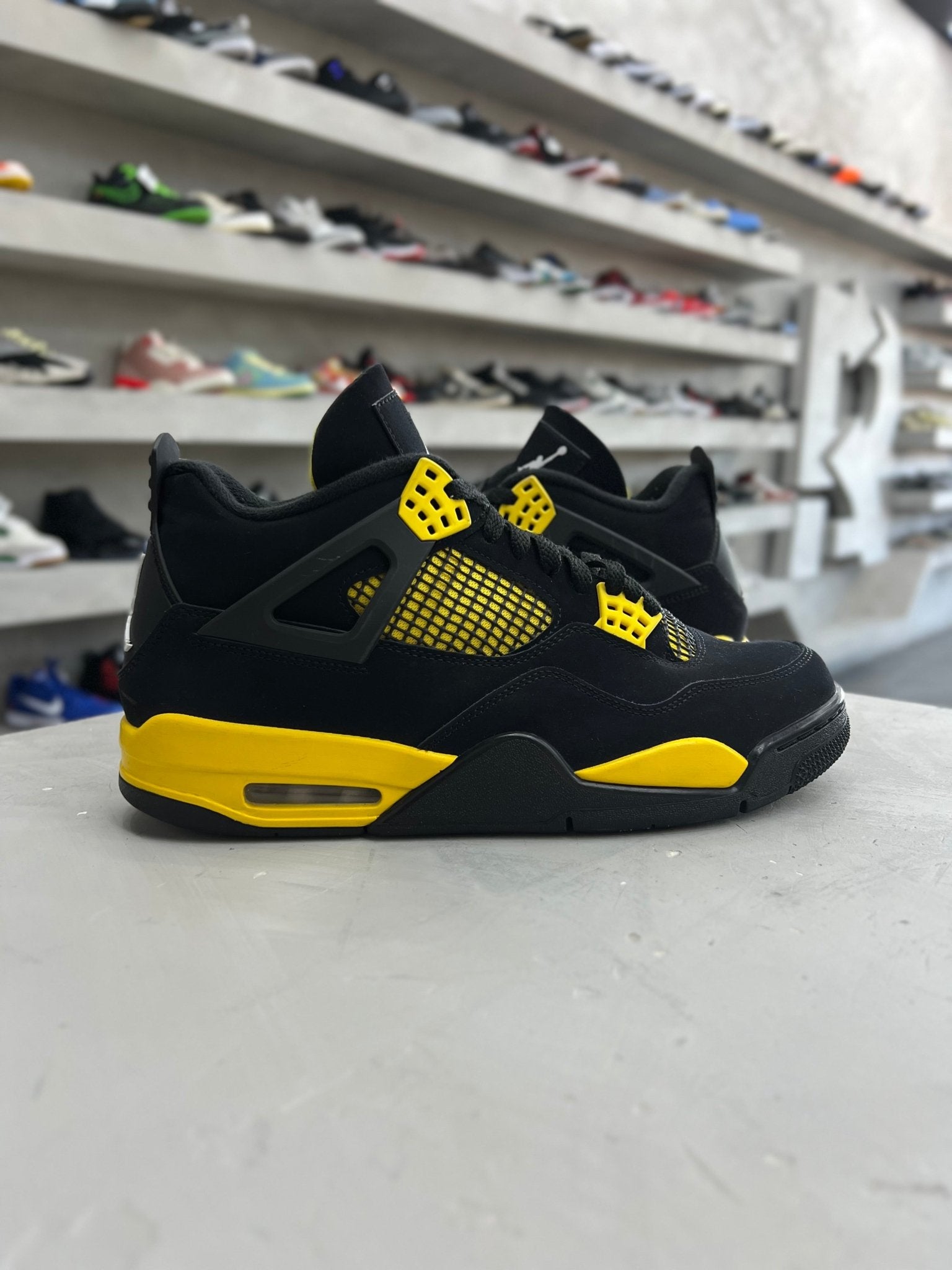 Jordan 4 Retro Thunder Sz 10 (PREOWNED)(NO BOX) - Restock AveJordan 4 Retro Thunder Sz 10 (PREOWNED)(NO BOX)Restock AveRestock Ave10Restock Ave