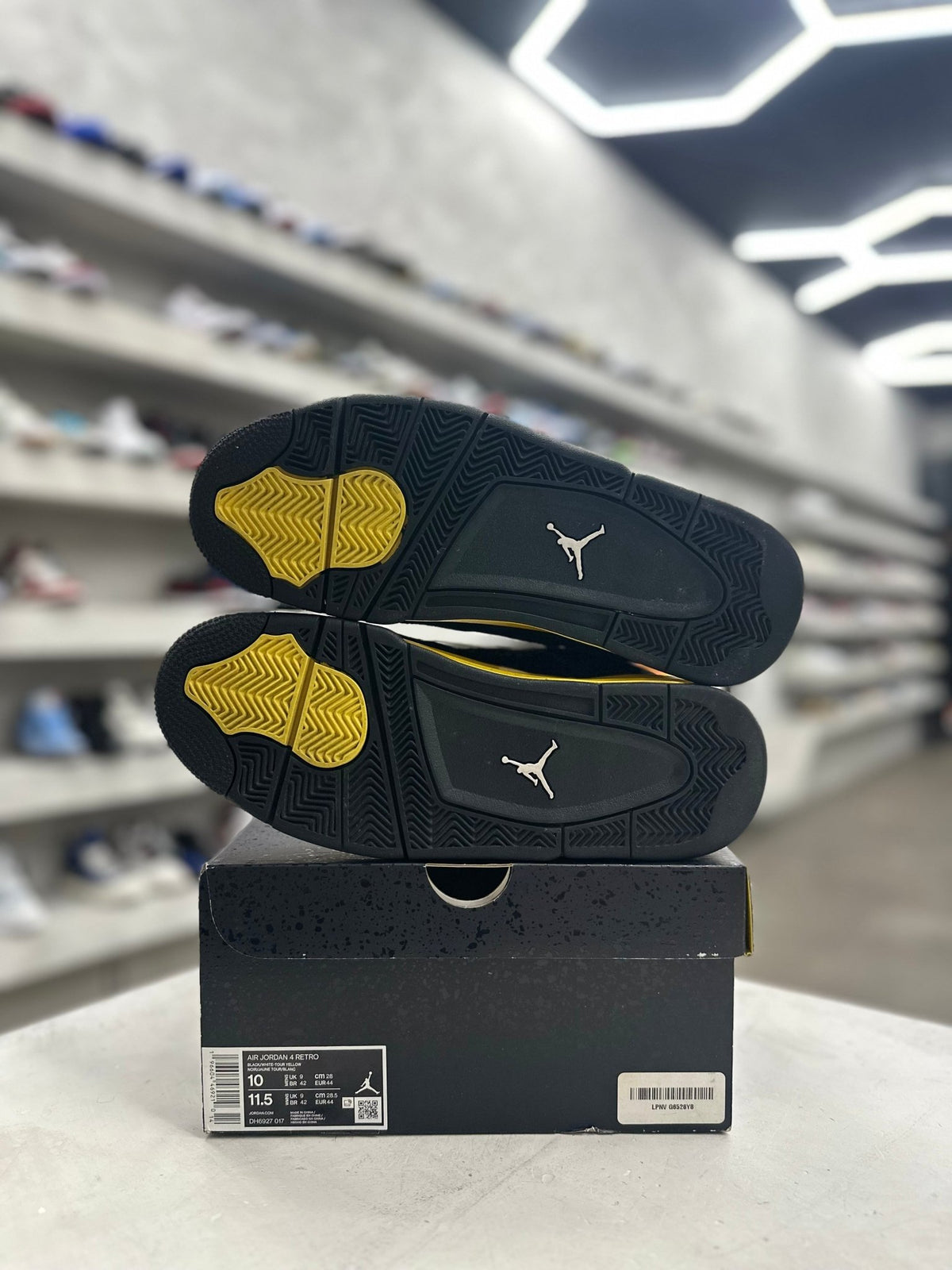 Jordan 4 Retro Thunder Sz 10 (PREOWNED) - Restock AveJordan 4 Retro Thunder Sz 10 (PREOWNED)Restock AveRestock Ave10Restock Ave