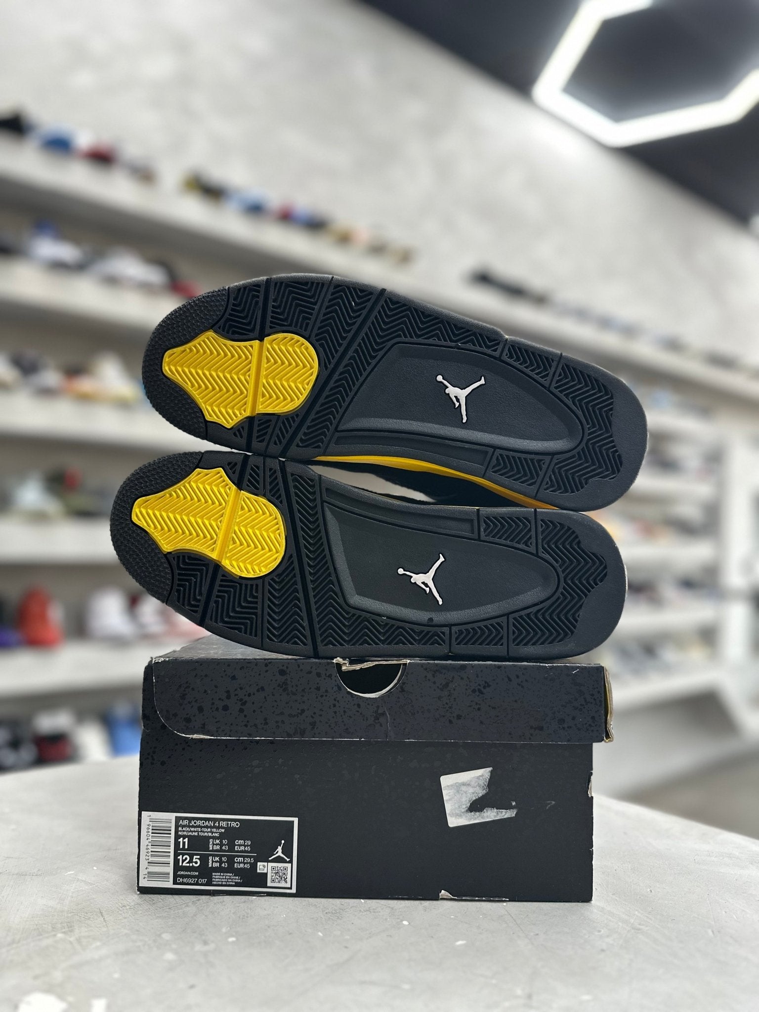 Jordan 4 Retro Thunder Sz 11 (PREOWNED) - Restock AveJordan 4 Retro Thunder Sz 11 (PREOWNED)Restock AveRestock Ave11Restock Ave