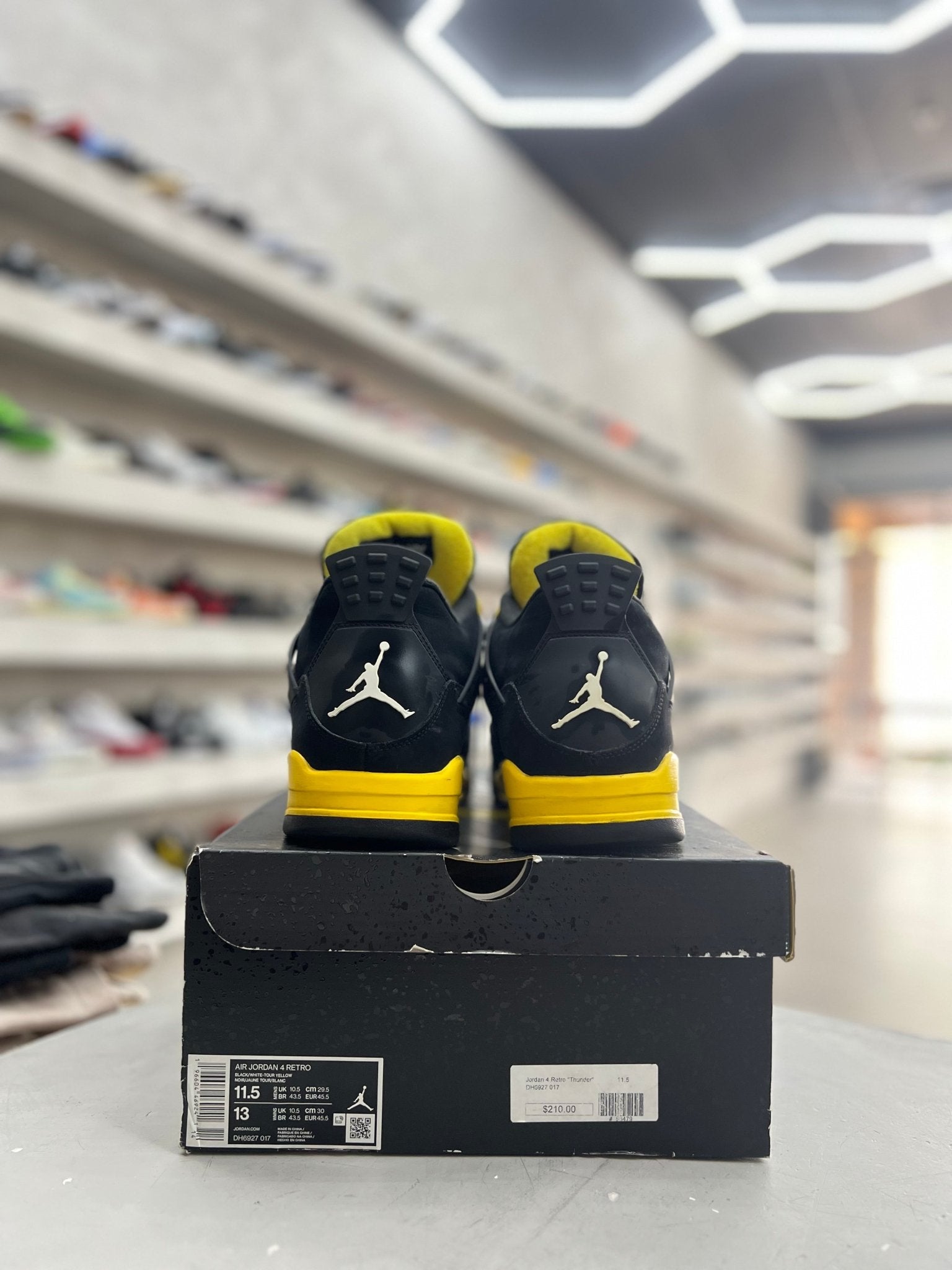 Jordan 4 Retro Thunder Sz 11.5 (PREOWNED) - Restock AveJordan 4 Retro Thunder Sz 11.5 (PREOWNED)Restock AveRestock Ave11.555191923Restock Ave