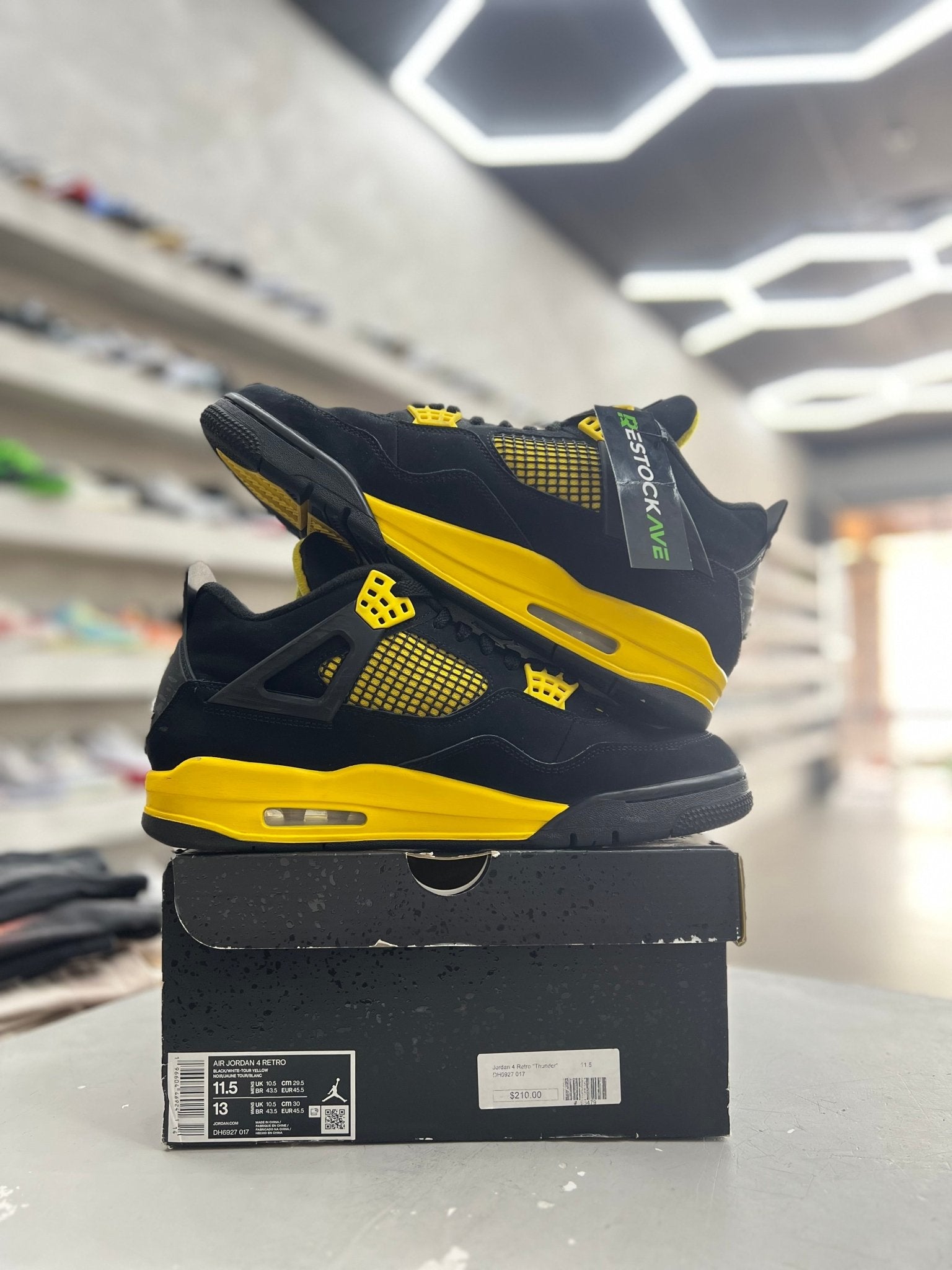 Jordan 4 Retro Thunder Sz 11.5 (PREOWNED) - Restock AveJordan 4 Retro Thunder Sz 11.5 (PREOWNED)Restock AveRestock Ave11.555191923Restock Ave