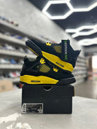 Jordan 4 Retro Thunder Sz 4y (PREOWNED) - Restock AveJordan 4 Retro Thunder Sz 4y (PREOWNED)Restock AveRestock Ave4YRestock Ave
