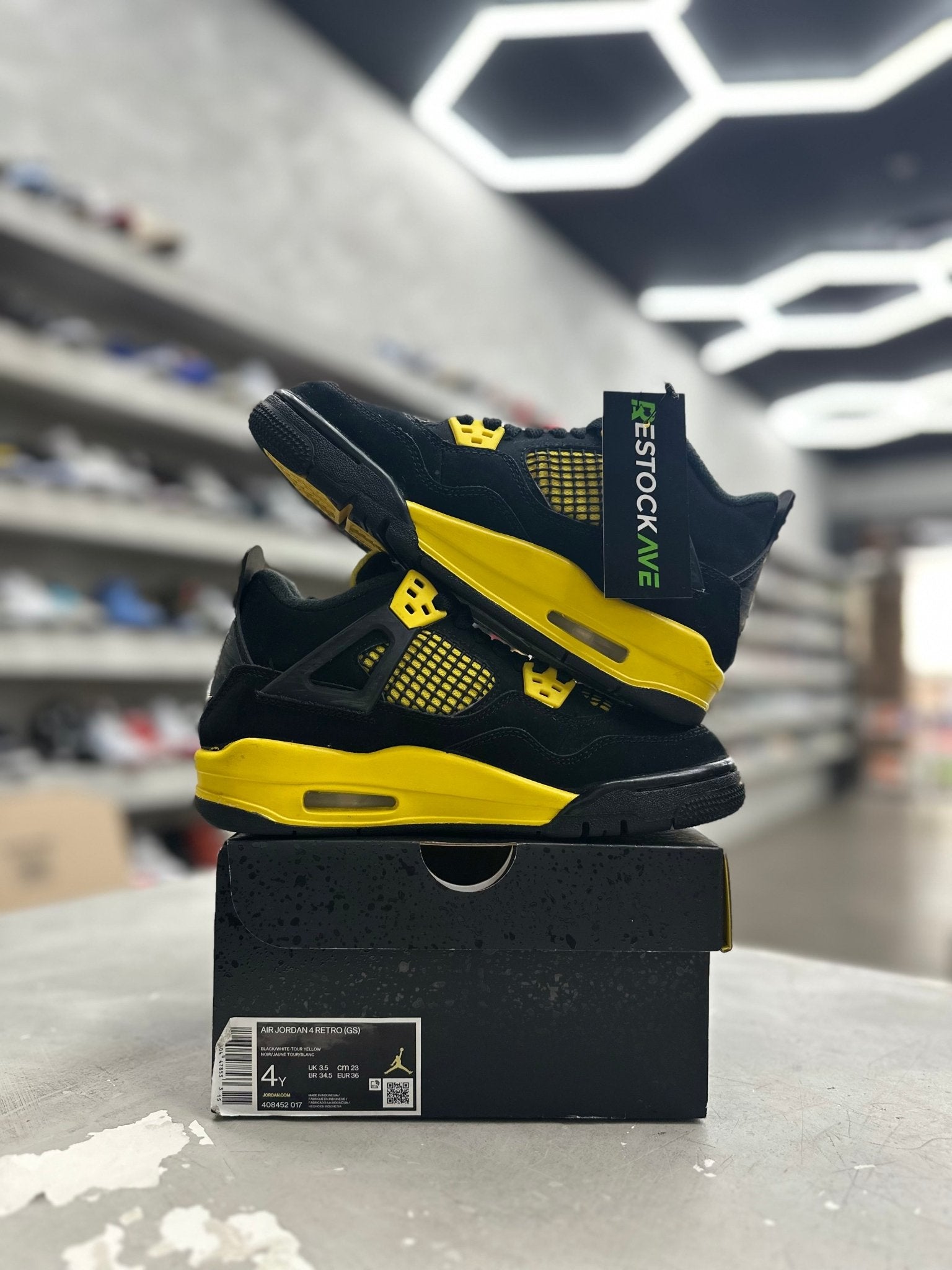 Jordan 4 Retro Thunder Sz 4y (PREOWNED) - Restock AveJordan 4 Retro Thunder Sz 4y (PREOWNED)Restock AveRestock Ave4YRestock Ave