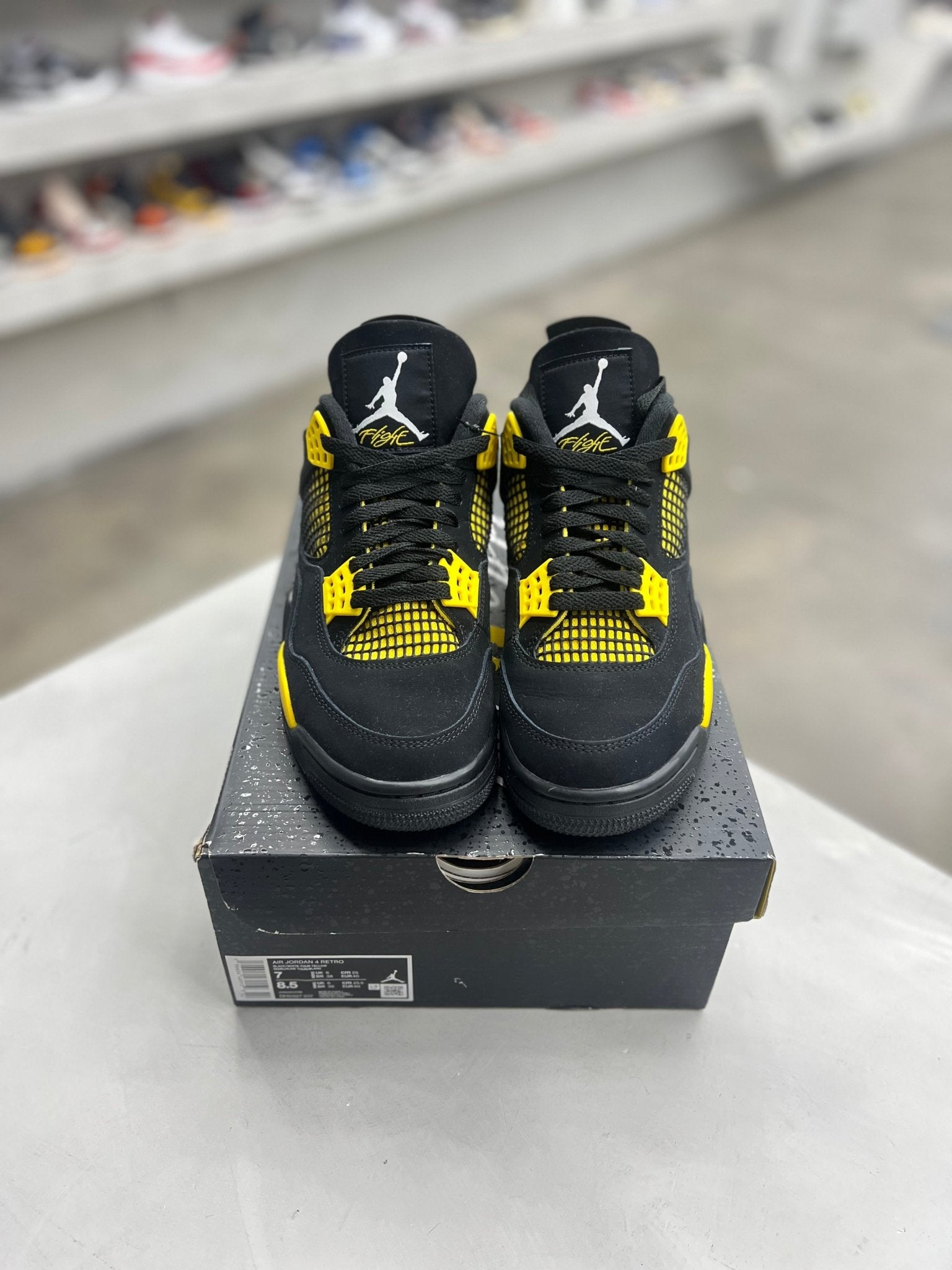 Jordan 4 Retro Thunder Sz 7 (PREOWNED) - Restock AveJordan 4 Retro Thunder Sz 7 (PREOWNED)Restock AveRestock Ave7Restock Ave