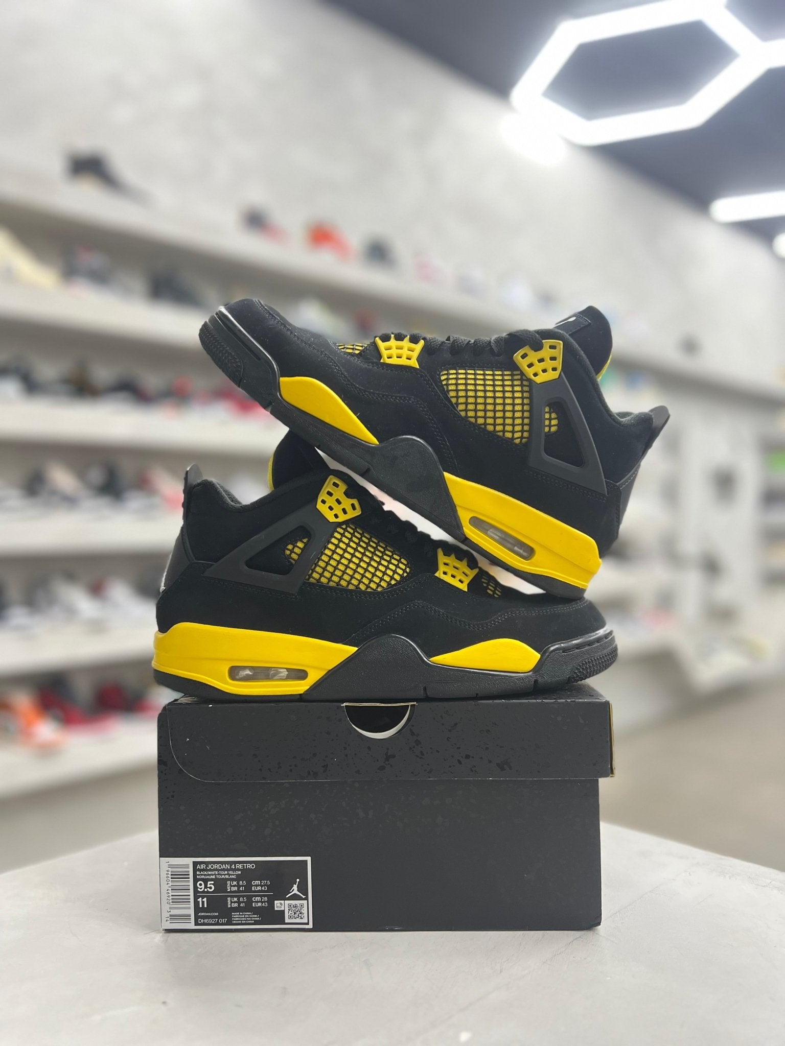 Jordan 4 Retro Thunder Sz 9.5 (PREOWNED) - Restock AveJordan 4 Retro Thunder Sz 9.5 (PREOWNED)Restock AveRestock Ave9.5Restock Ave