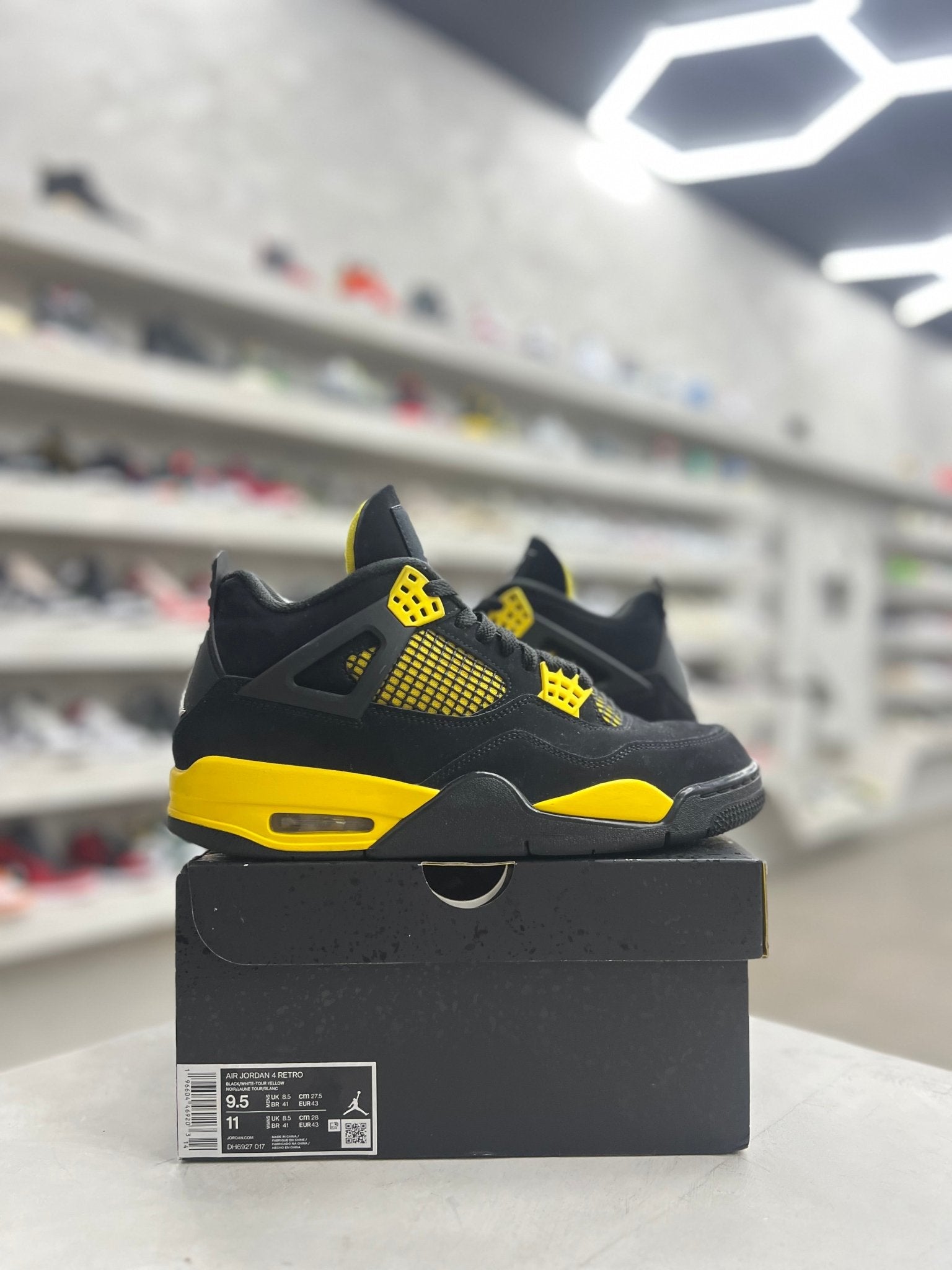 Jordan 4 Retro Thunder Sz 9.5 (PREOWNED) - Restock AveJordan 4 Retro Thunder Sz 9.5 (PREOWNED)Restock AveRestock Ave9.5Restock Ave