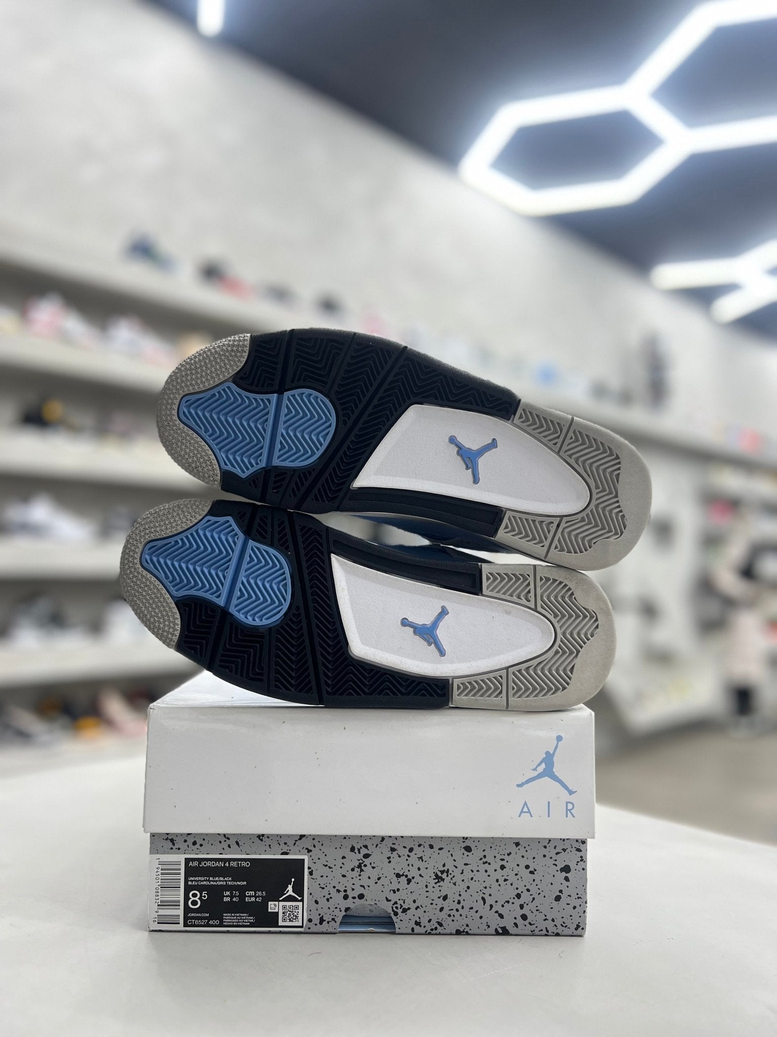 Jordan 4 Retro University Blue Sz 8.5 (PREOWNED) - Restock AveJordan 4 Retro University Blue Sz 8.5 (PREOWNED)Restock AveRestock Ave8.5Restock Ave