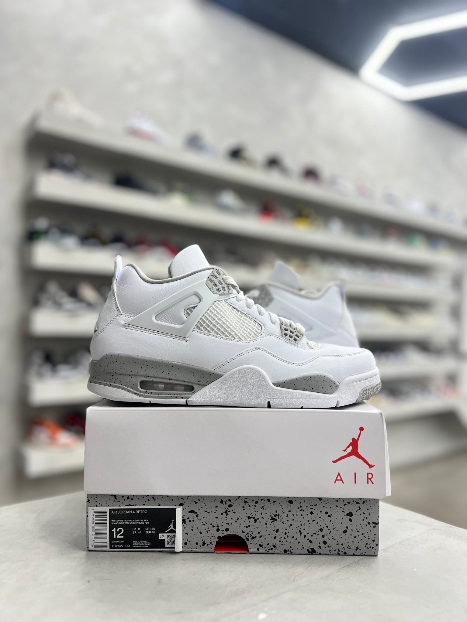 Jordan 4 Retro White Oreo Sz 12 (PREOWNED) - Restock AveJordan 4 Retro White Oreo Sz 12 (PREOWNED)Restock AveRestock Ave12Restock Ave
