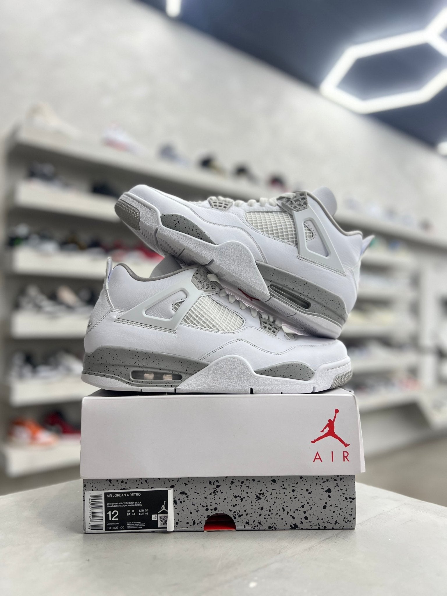 Jordan 4 Retro White Oreo Sz 12 (PREOWNED) - Restock AveJordan 4 Retro White Oreo Sz 12 (PREOWNED)Restock AveRestock Ave12Restock Ave