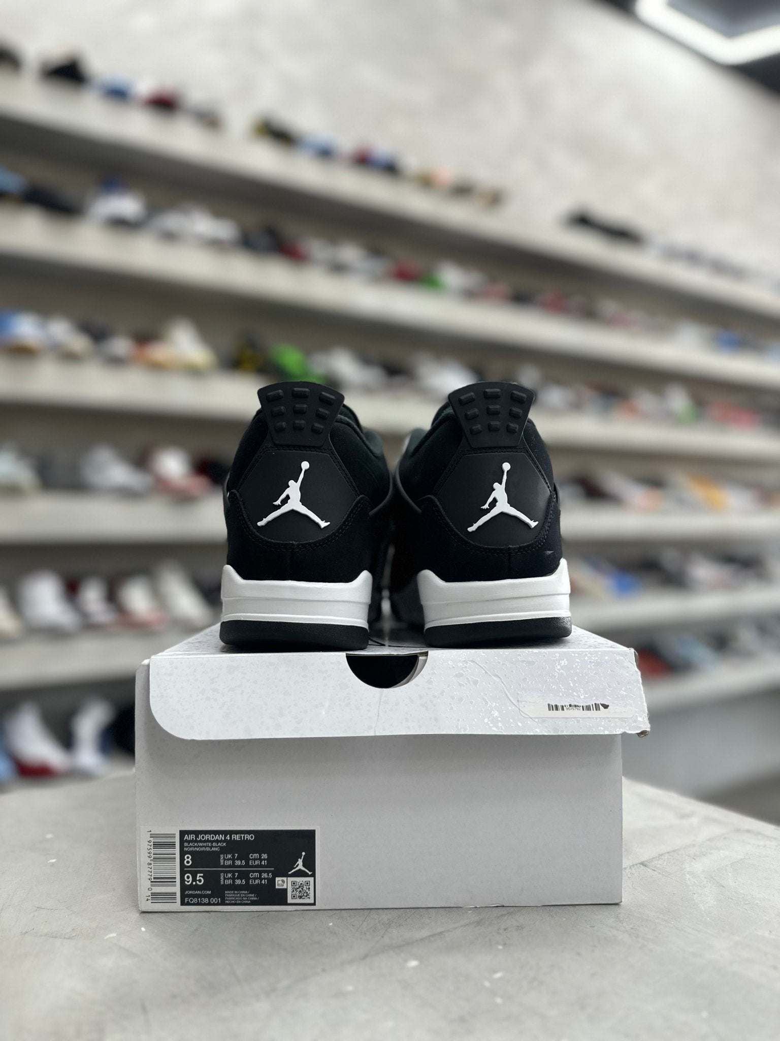 Jordan 4 Retro White Thunder Sz 8 (PREOWNED) - Restock AveJordan 4 Retro White Thunder Sz 8 (PREOWNED)Restock AveRestock Ave8Restock Ave