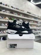 Jordan 4 Retro White Thunder Sz 8 (PREOWNED) - Restock AveJordan 4 Retro White Thunder Sz 8 (PREOWNED)Restock AveRestock Ave8Restock Ave