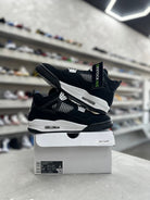 Jordan 4 Retro White Thunder Sz 8 (PREOWNED) - Restock AveJordan 4 Retro White Thunder Sz 8 (PREOWNED)Restock AveRestock Ave8Restock Ave