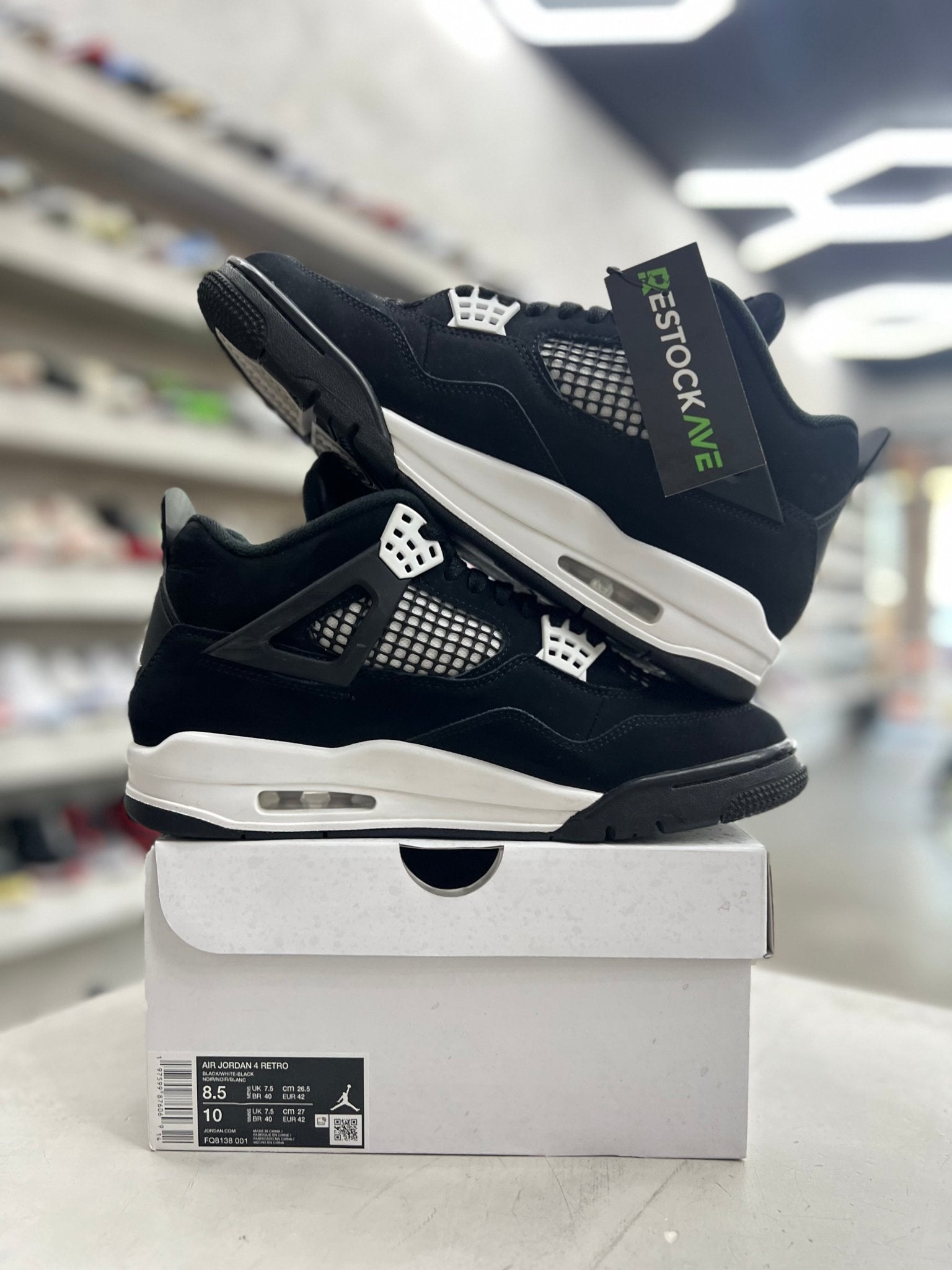 Jordan 4 Retro White Thunder Sz 8.5 (PREOWNED) - Restock AveJordan 4 Retro White Thunder Sz 8.5 (PREOWNED)Restock AveRestock Ave8.5Restock Ave