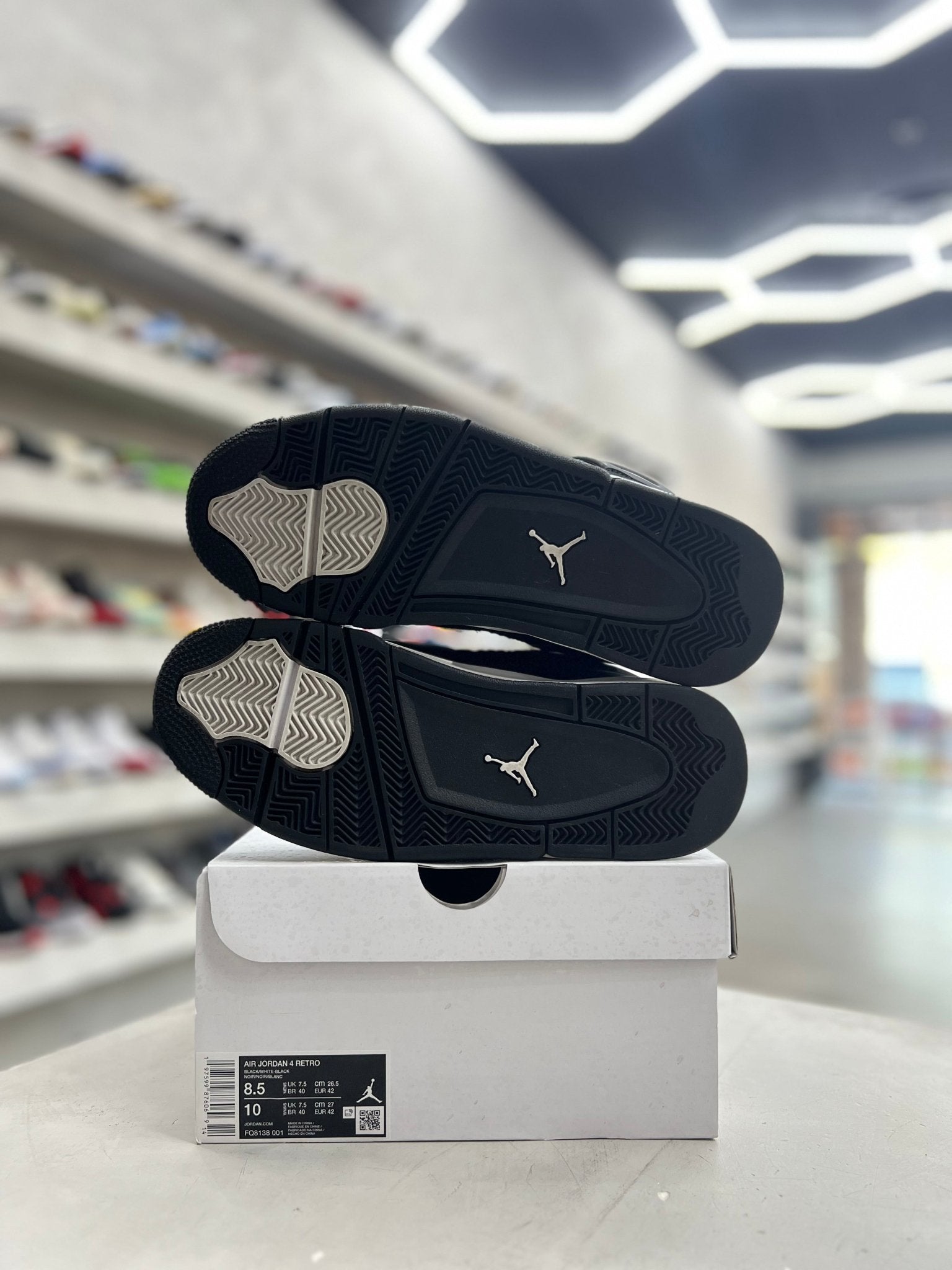 Jordan 4 Retro White Thunder Sz 8.5 (PREOWNED) - Restock AveJordan 4 Retro White Thunder Sz 8.5 (PREOWNED)Restock AveRestock Ave8.5Restock Ave