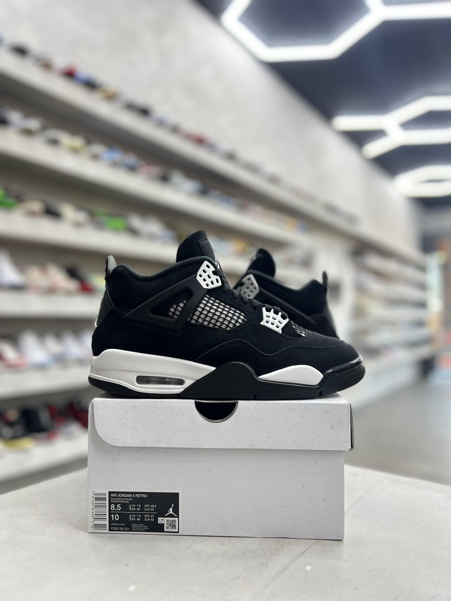 Jordan 4 Retro White Thunder Sz 8.5 (PREOWNED) – Restock Ave