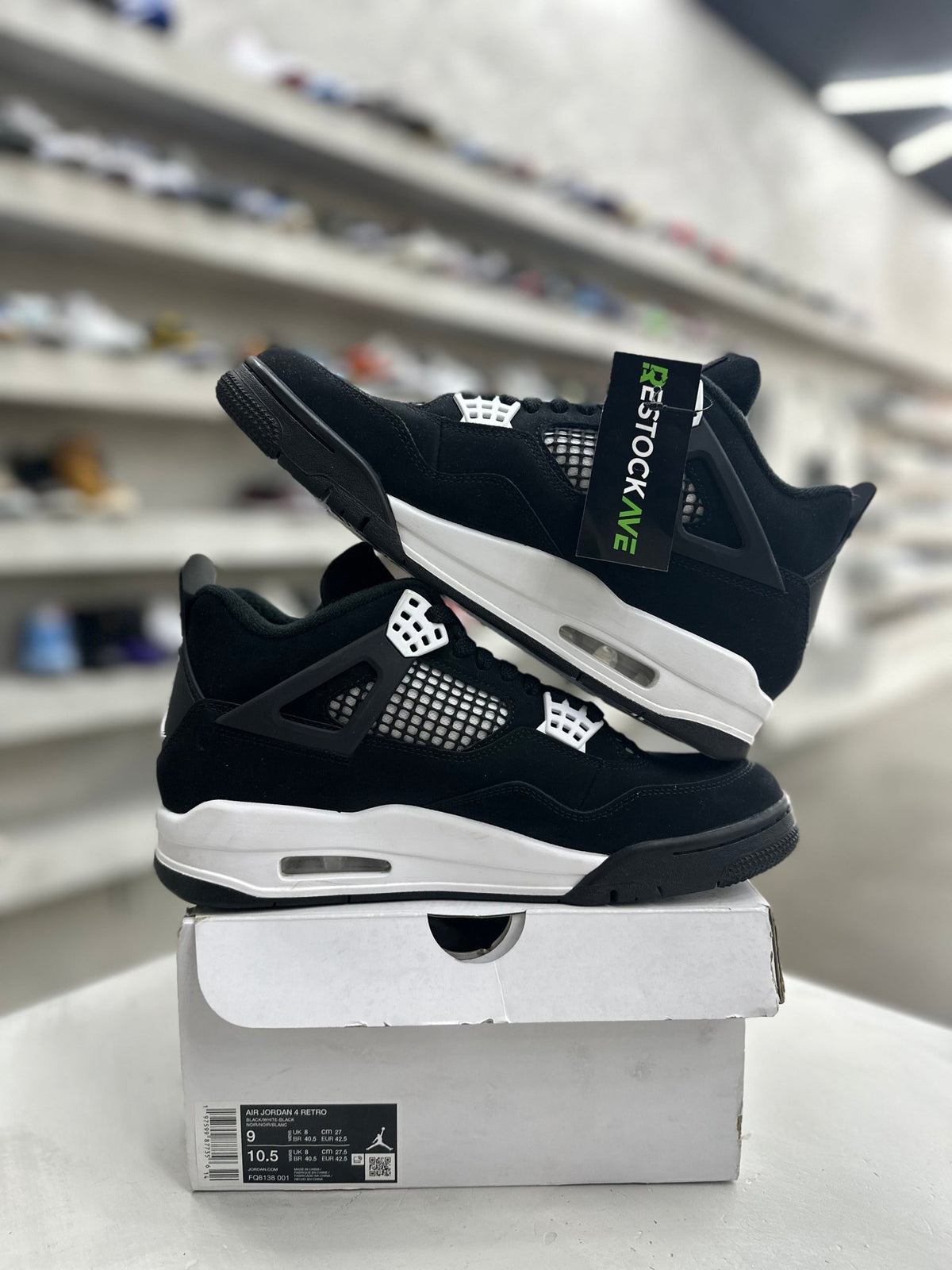 Jordan 4 Retro White Thunder Sz 9 (PREOWNED) - Restock AveJordan 4 Retro White Thunder Sz 9 (PREOWNED)Restock AveRestock Ave937287539Restock Ave