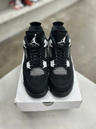 Jordan 4 Retro White Thunder Sz 9 (PREOWNED) - Restock AveJordan 4 Retro White Thunder Sz 9 (PREOWNED)Restock AveRestock Ave937287539Restock Ave
