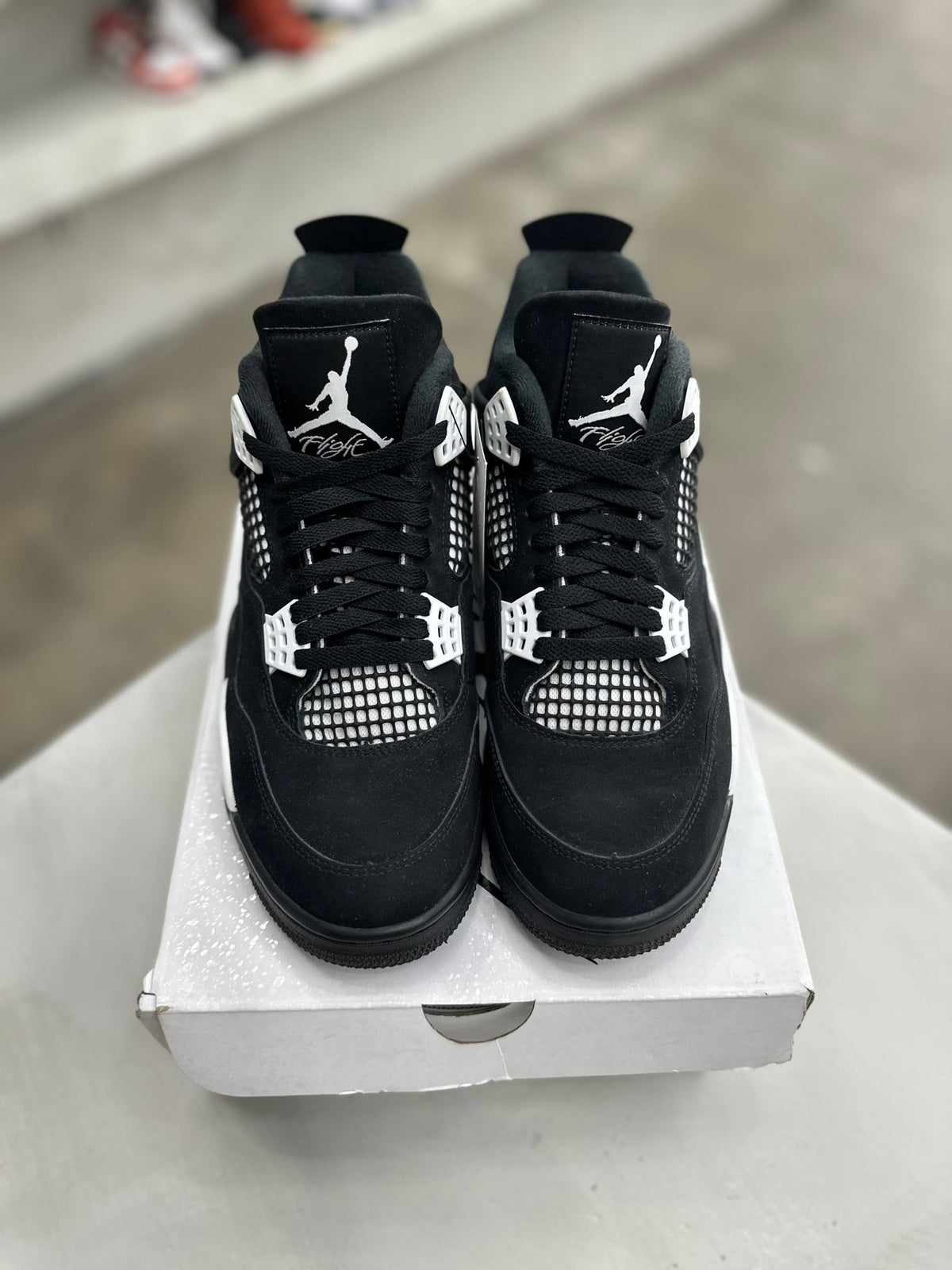 Jordan 4 Retro White Thunder Sz 9 (PREOWNED) - Restock AveJordan 4 Retro White Thunder Sz 9 (PREOWNED)Restock AveRestock Ave937287539Restock Ave