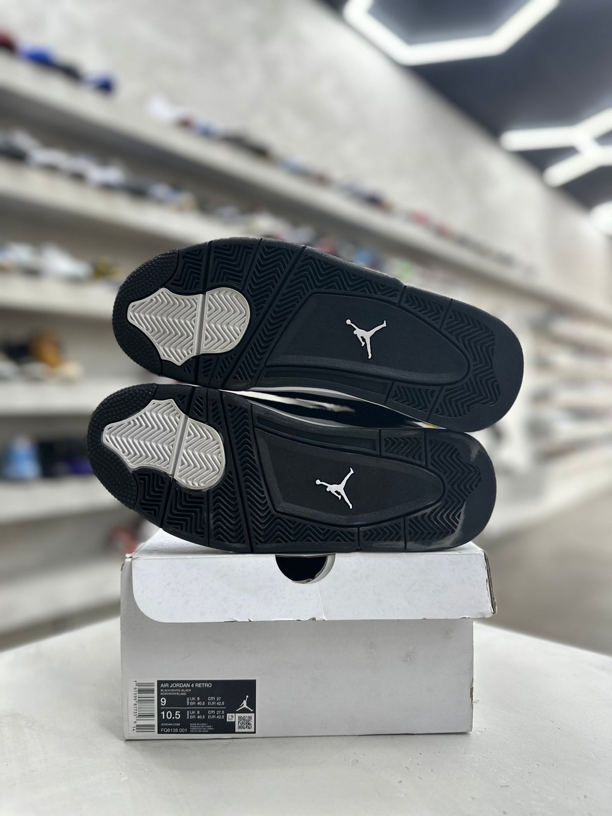 Jordan 4 Retro White Thunder Sz 9 (PREOWNED) - Restock AveJordan 4 Retro White Thunder Sz 9 (PREOWNED)Restock AveRestock Ave937287539Restock Ave