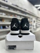 Jordan 4 Retro White Thunder Sz 9 (PREOWNED) - Restock AveJordan 4 Retro White Thunder Sz 9 (PREOWNED)Restock AveRestock Ave937287539Restock Ave