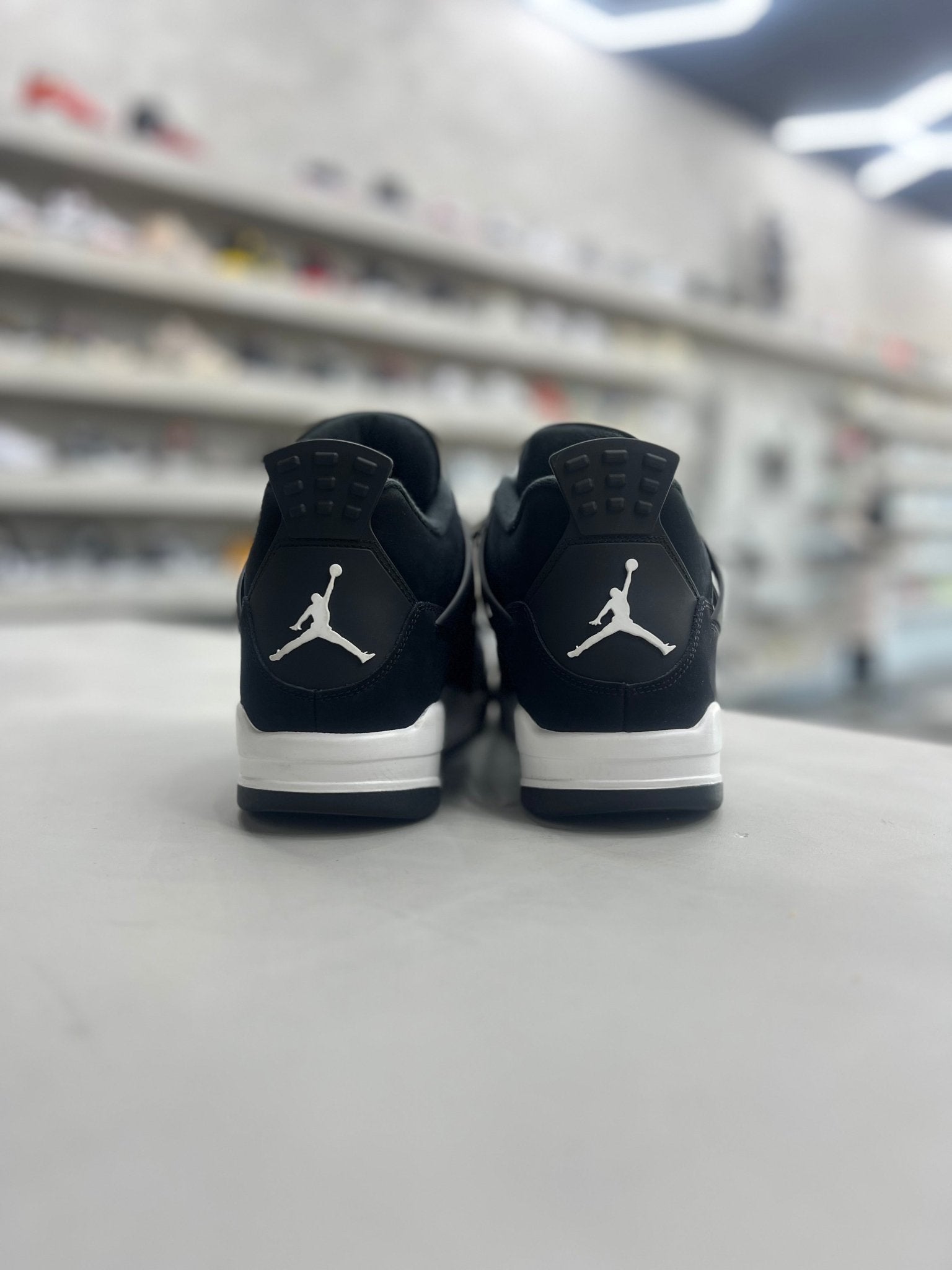 Jordan 4 Retro White Thunder Sz 9.5 (PREOWNED)(no box) - Restock AveJordan 4 Retro White Thunder Sz 9.5 (PREOWNED)(no box)Restock AveRestock Ave9.5Restock Ave