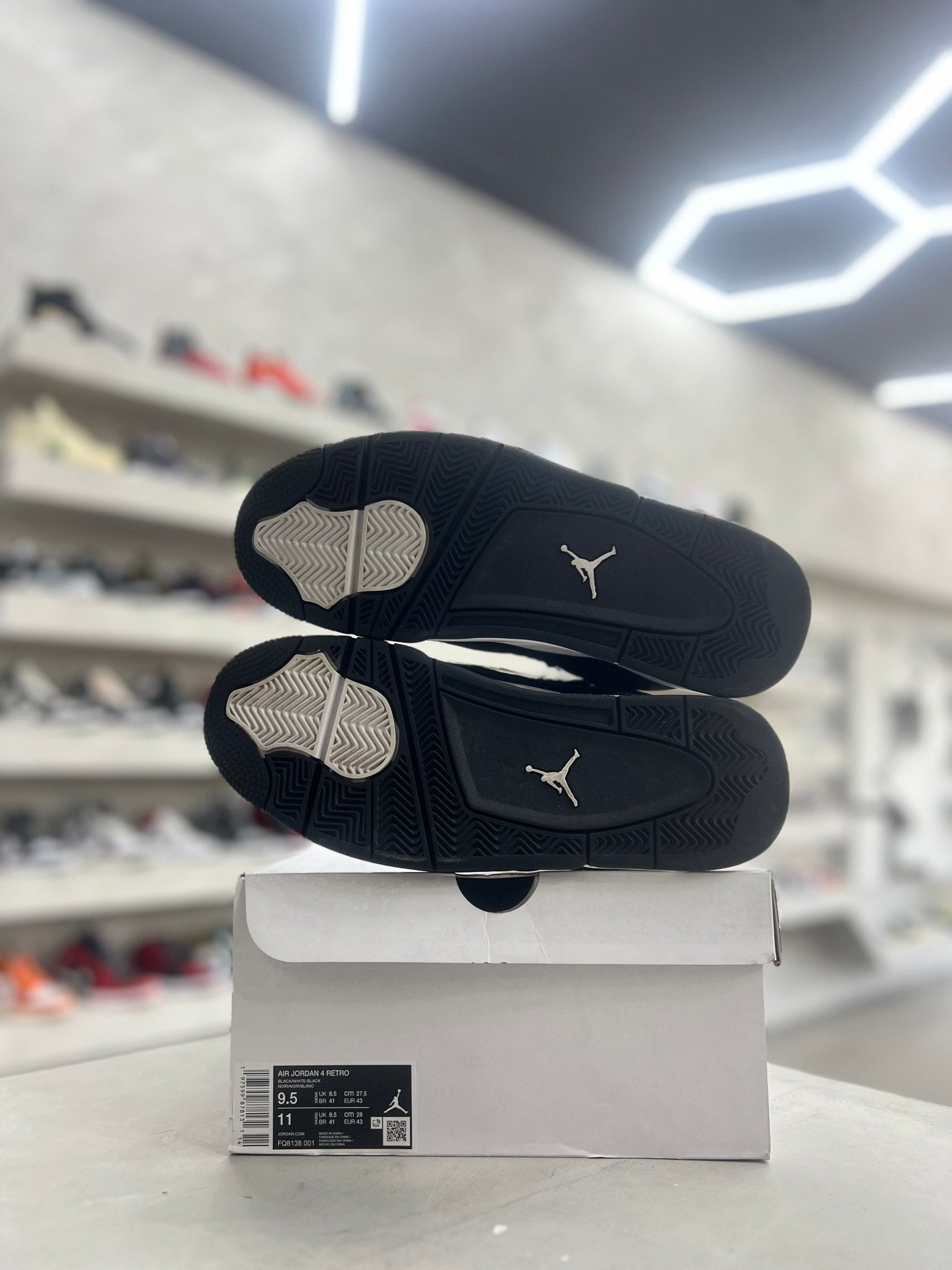 Jordan 4 Retro White Thunder Sz 9.5 (PREOWNED) - Restock AveJordan 4 Retro White Thunder Sz 9.5 (PREOWNED)Restock AveRestock Ave9.560153459Restock Ave