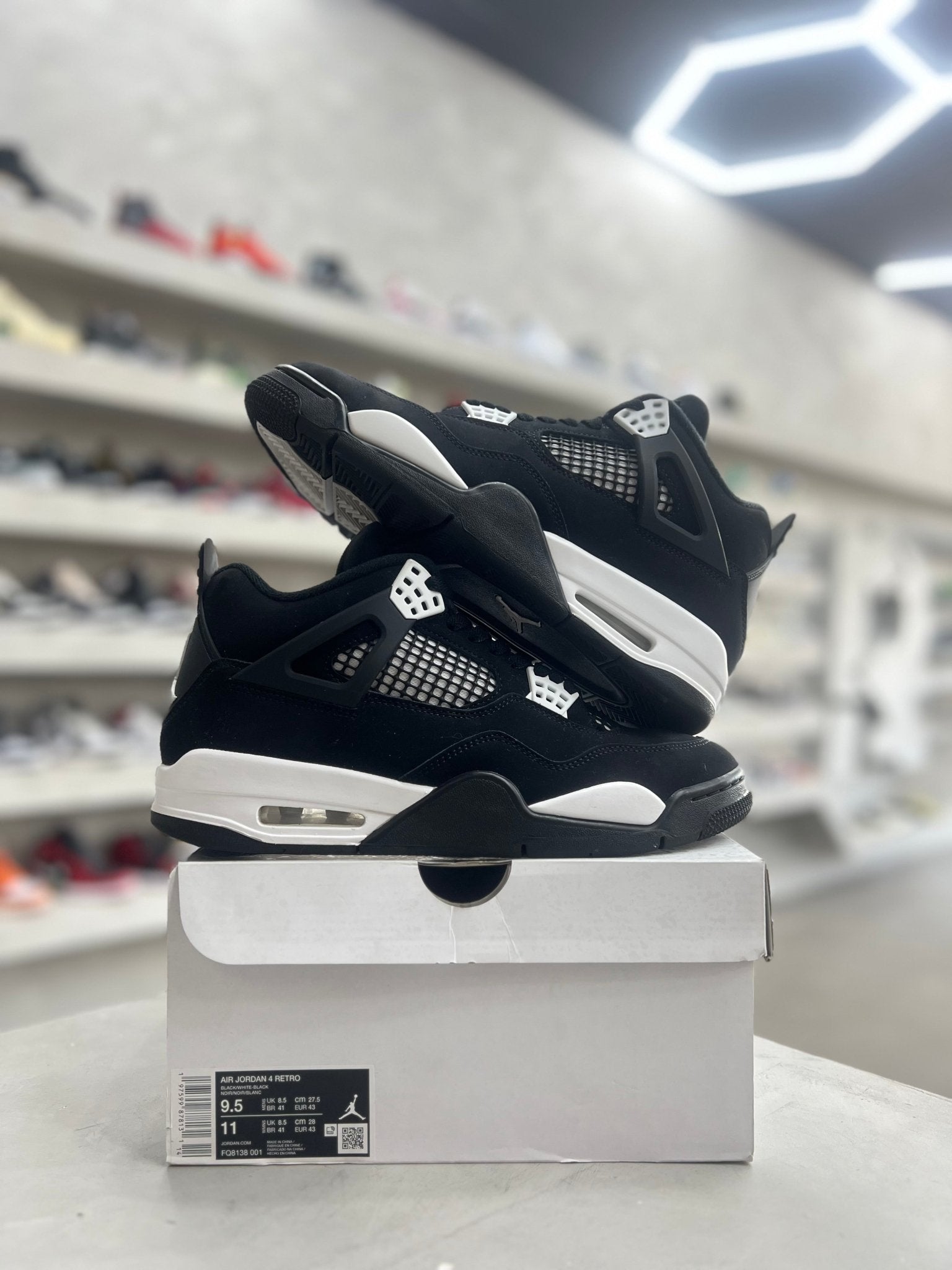 Jordan 4 Retro White Thunder Sz 9.5 (PREOWNED) - Restock AveJordan 4 Retro White Thunder Sz 9.5 (PREOWNED)Restock AveRestock Ave9.560153459Restock Ave