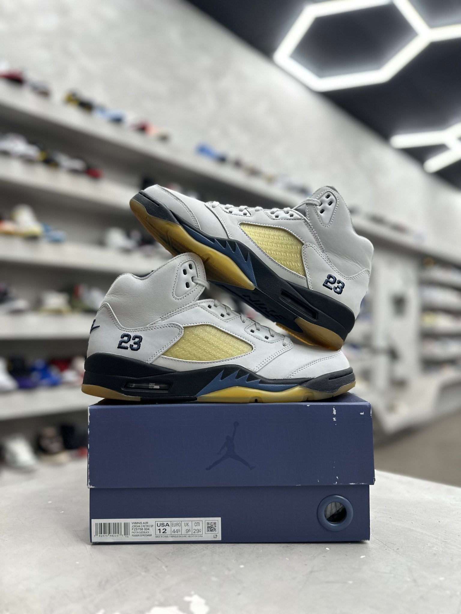 Jordan 5 Retro A Ma Maniére Dawn Sz W12/10.5 (PREOWNED) - Restock AveJordan 5 Retro A Ma Maniére Dawn Sz W12/10.5 (PREOWNED)Restock AveRestock Avew12/10.5men69866355Restock Ave