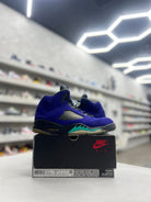 Jordan 5 Retro Alternate Grape Sz 9.5 (PREOWNED) - Restock AveJordan 5 Retro Alternate Grape Sz 9.5 (PREOWNED)Restock AveRestock Ave9.502900851Restock Ave