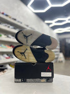 Jordan 5 Retro Black Metallic Sz 9 (PREOWNED) - Restock AveJordan 5 Retro Black Metallic Sz 9 (PREOWNED)Restock AveRestock Ave9Restock Ave