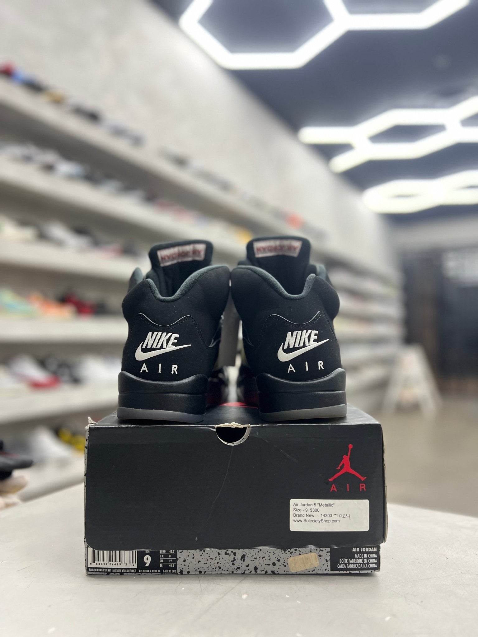Jordan 5 Retro Black Metallic Sz 9 (PREOWNED) - Restock AveJordan 5 Retro Black Metallic Sz 9 (PREOWNED)Restock AveRestock Ave9Restock Ave