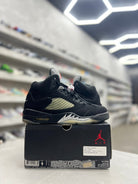 Jordan 5 Retro Black Metallic Sz 9 (PREOWNED) - Restock AveJordan 5 Retro Black Metallic Sz 9 (PREOWNED)Restock AveRestock Ave9Restock Ave