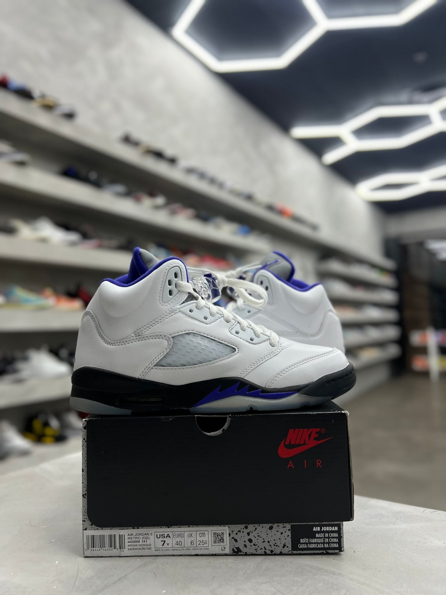 Jordan 5 Retro Dark Concord Sz 7y (PREOWNED) - Restock AveJordan 5 Retro Dark Concord Sz 7y (PREOWNED)Restock AveRestock Ave7yRestock Ave