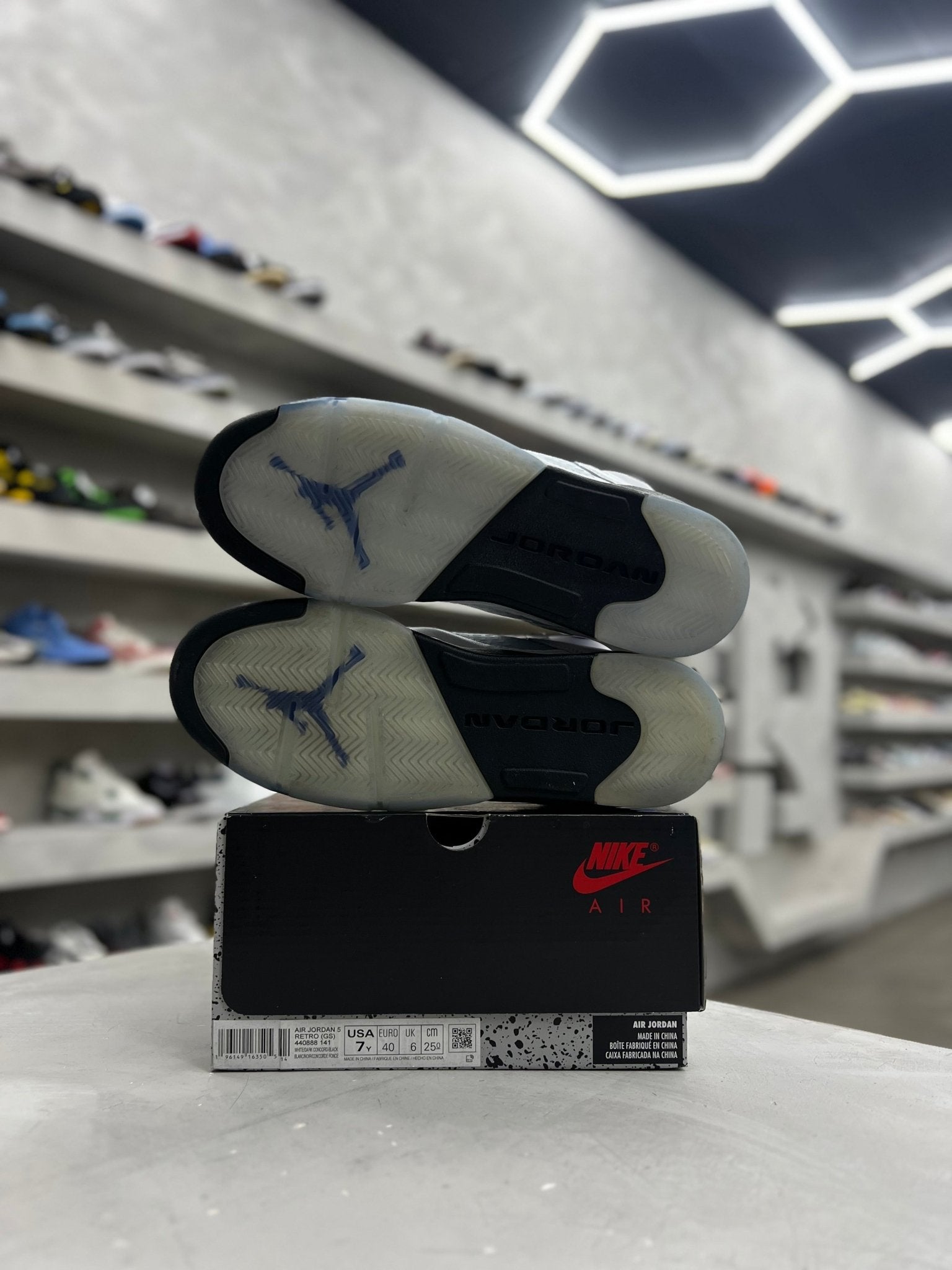 Jordan 5 Retro Dark Concord Sz 7y (PREOWNED) - Restock AveJordan 5 Retro Dark Concord Sz 7y (PREOWNED)Restock AveRestock Ave7yRestock Ave