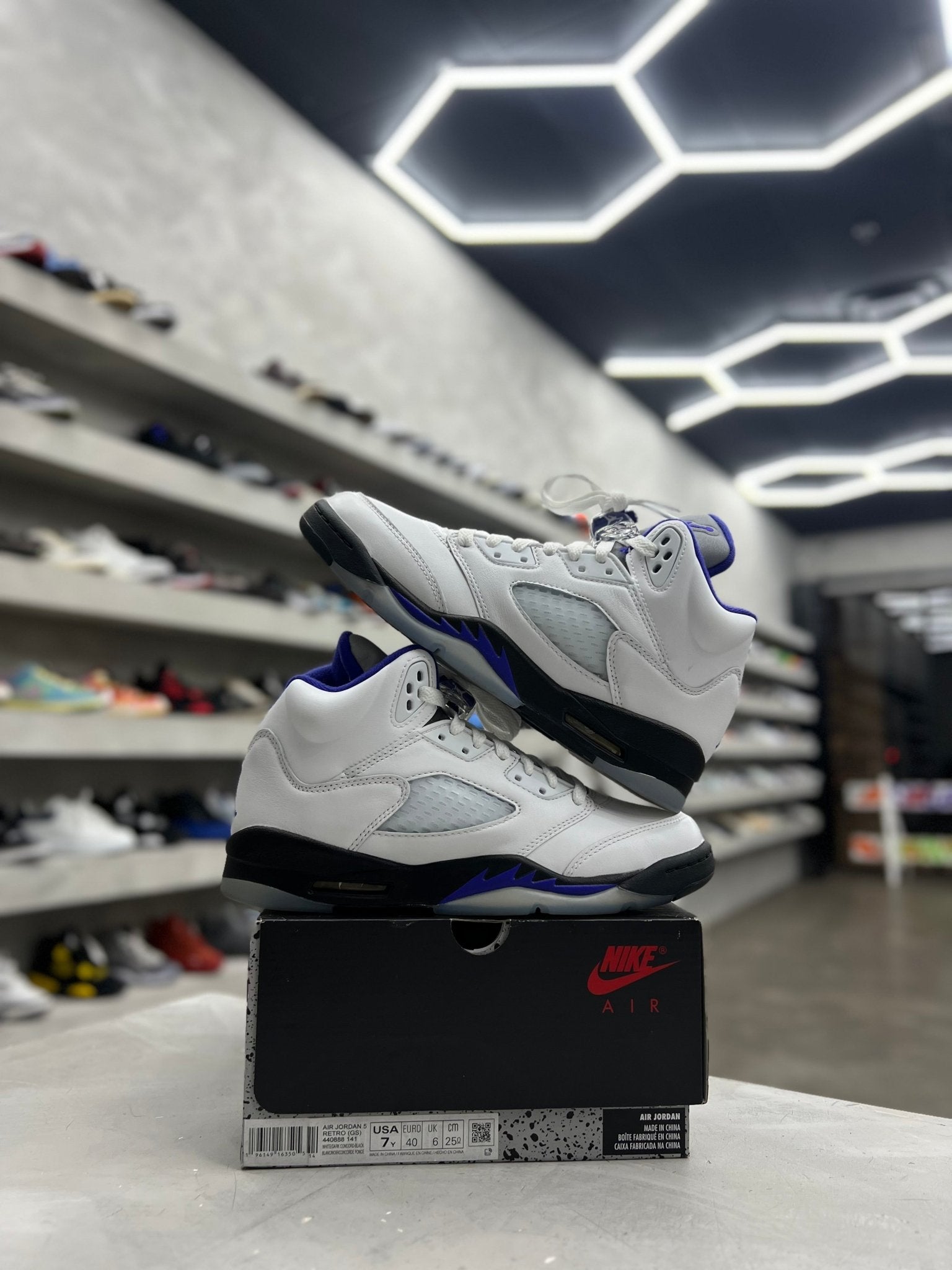 Jordan 5 Retro Dark Concord Sz 7y (PREOWNED) - Restock AveJordan 5 Retro Dark Concord Sz 7y (PREOWNED)Restock AveRestock Ave7yRestock Ave