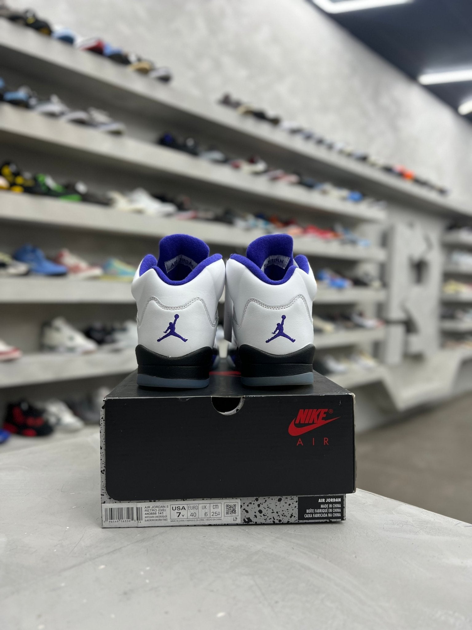 Jordan 5 Retro Dark Concord Sz 7y (PREOWNED) - Restock AveJordan 5 Retro Dark Concord Sz 7y (PREOWNED)Restock AveRestock Ave7yRestock Ave